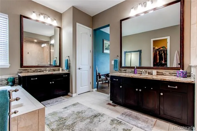 8670 S De Gaulle Court Aurora, CO 80016