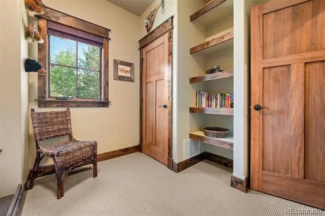 909 Park Avenue Grand Lake, CO 80447