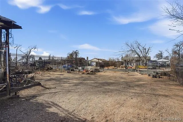 8010 Jasmine Street Dupont, CO 80024