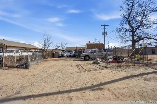 8010 Jasmine Street Dupont, CO 80024