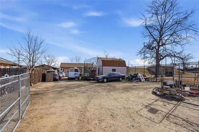 8010 Jasmine Street Dupont, CO 80024