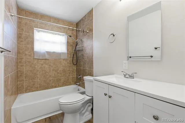 1297 Worchester Street Aurora, CO 80011