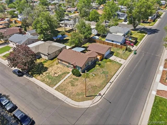 1297 Worchester Street Aurora, CO 80011