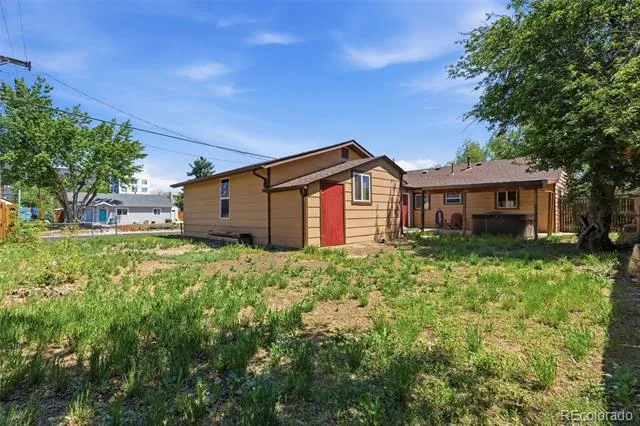 1297 Worchester Street Aurora, CO 80011