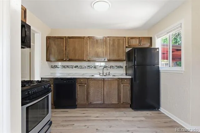 1297 Worchester Street Aurora, CO 80011