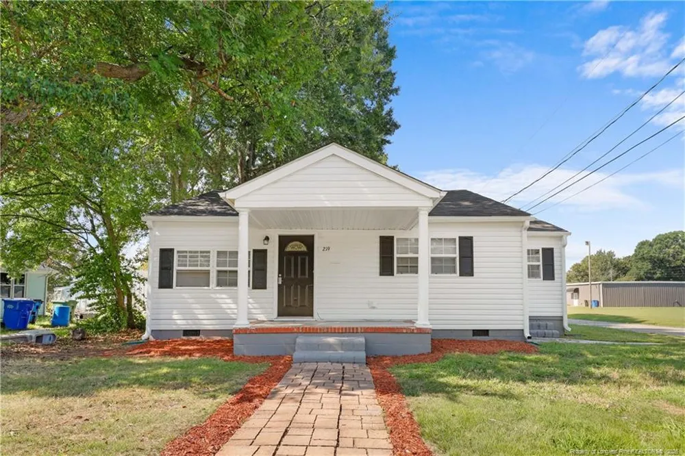 219 W Brocklyn Street Benson, NC 27504