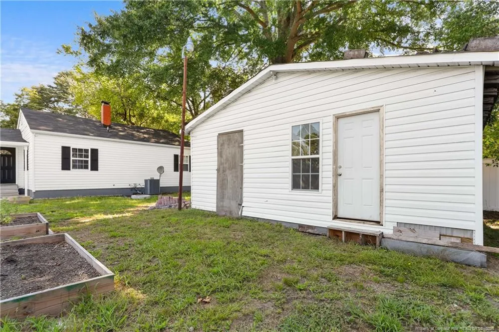219 W Brocklyn Street Benson, NC 27504
