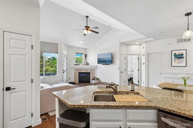 9465 Carlyle Park Place Highlands Ranch, CO 80129