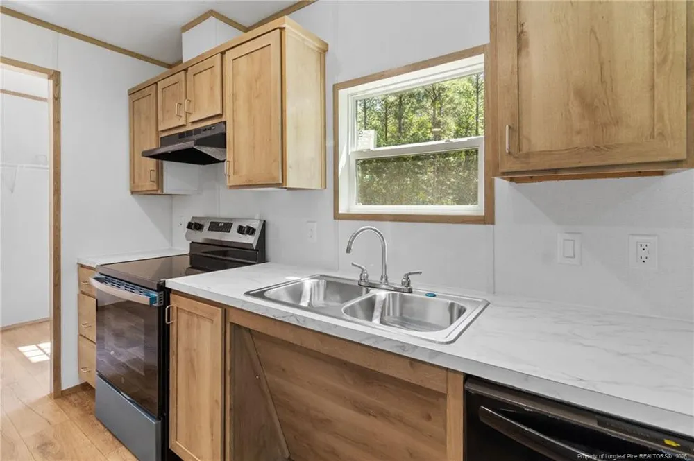 4523 Mercer Mill Brown Marsh Road Clarkton, NC 28433