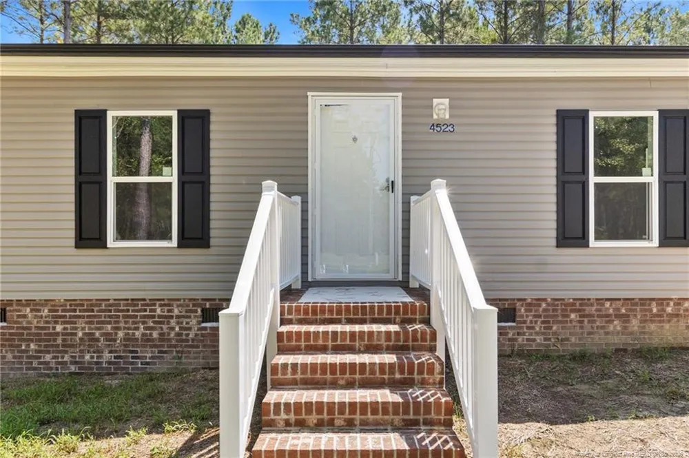 4523 Mercer Mill Brown Marsh Road Clarkton, NC 28433