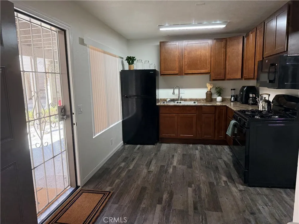 1466 Cabrillo Park #C Santa Ana, CA 92701