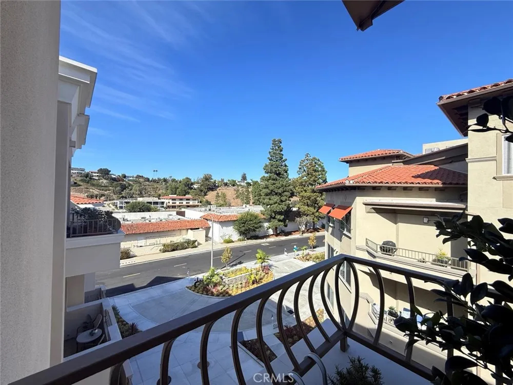 901 Deep Valley #309 Rolling Hills Estates, CA 90274