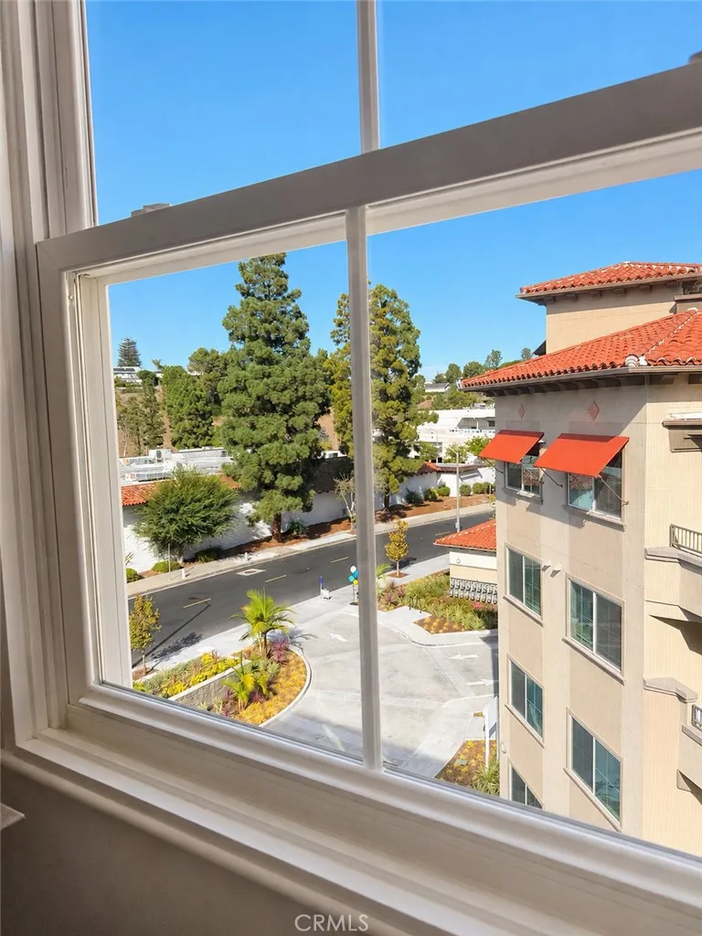 901 Deep Valley #309 Rolling Hills Estates, CA 90274