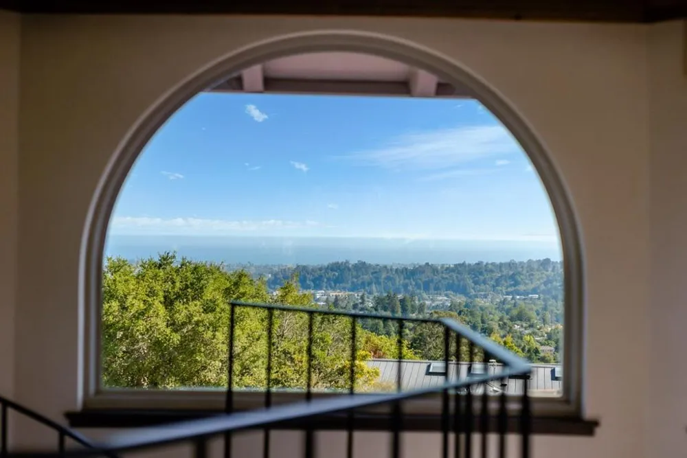 16 Kite Hill Road Santa Cruz, CA 95060