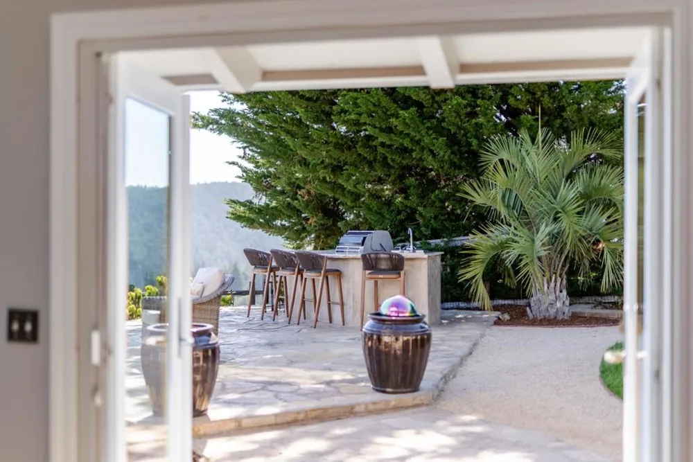 16 Kite Hill Road Santa Cruz, CA 95060