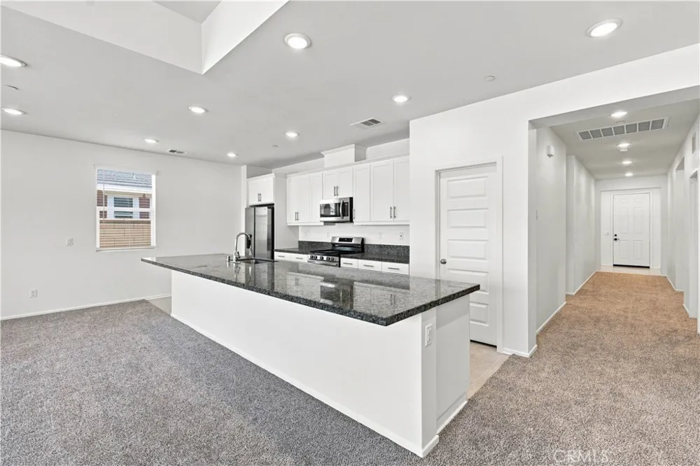 11824 Bobcat Hills Lane Victorville, CA 92392