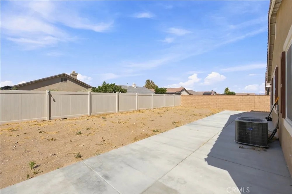 11824 Bobcat Hills Lane Victorville, CA 92392