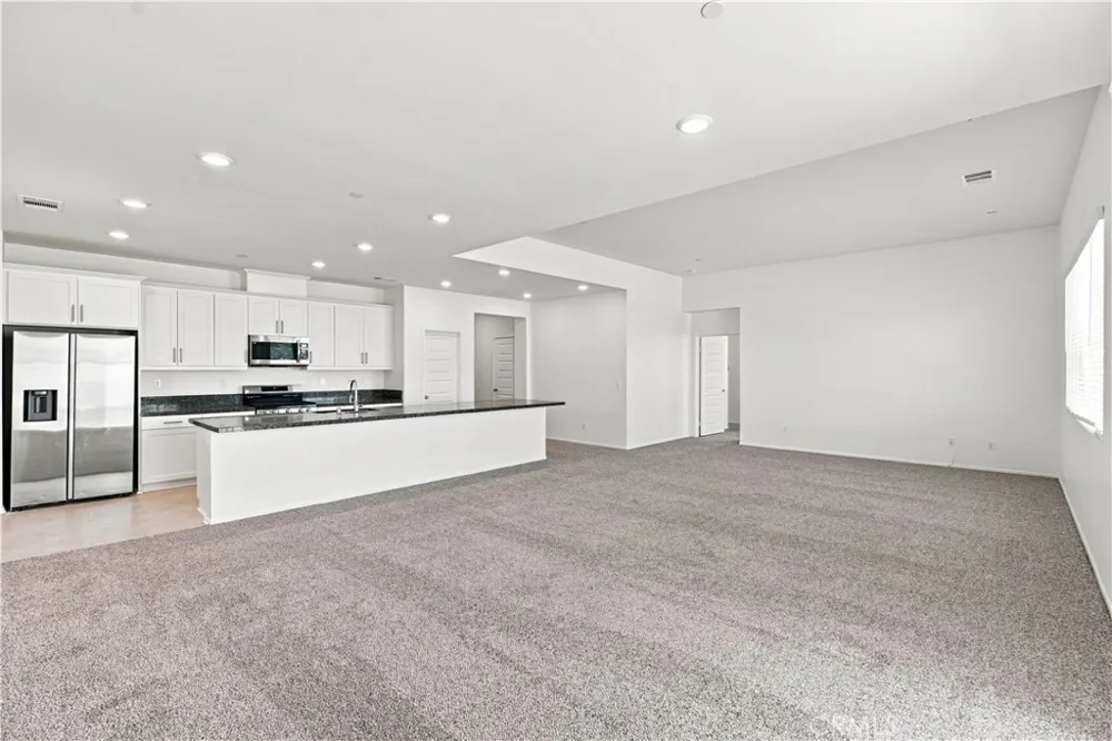 11824 Bobcat Hills Lane Victorville, CA 92392