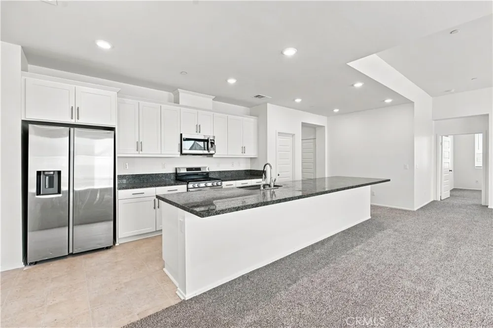 11824 Bobcat Hills Lane Victorville, CA 92392