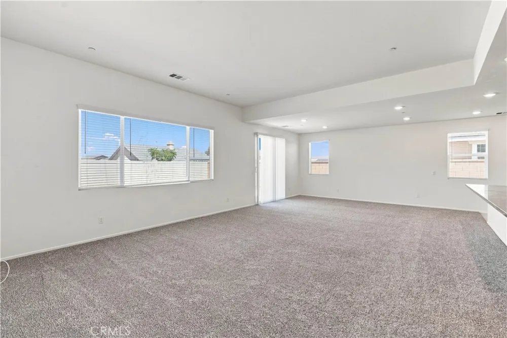 11824 Bobcat Hills Lane Victorville, CA 92392