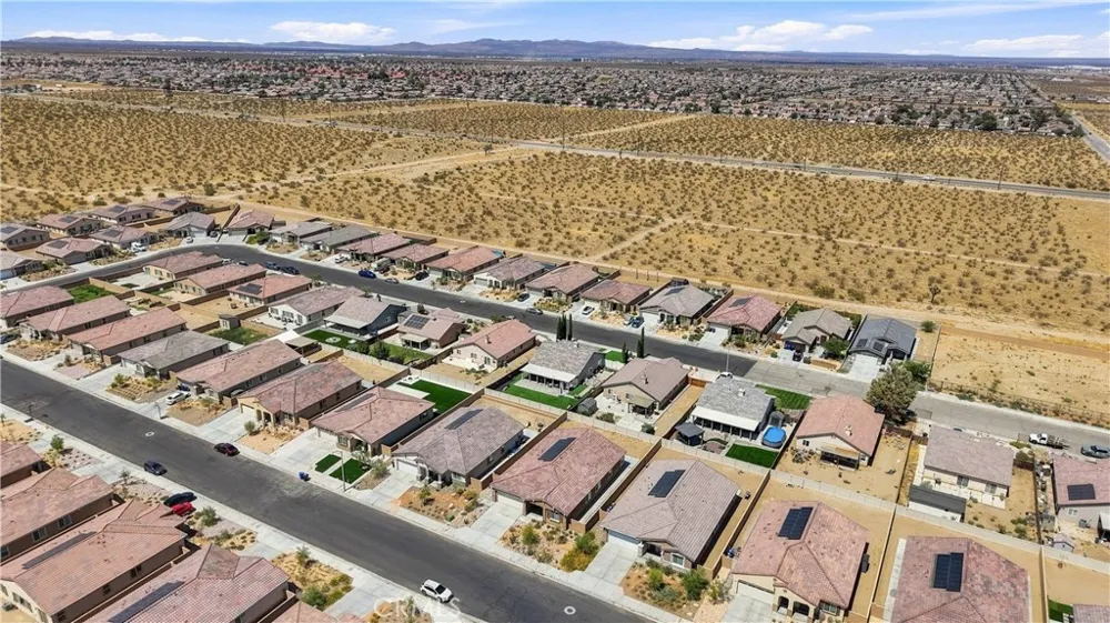 11824 Bobcat Hills Lane Victorville, CA 92392