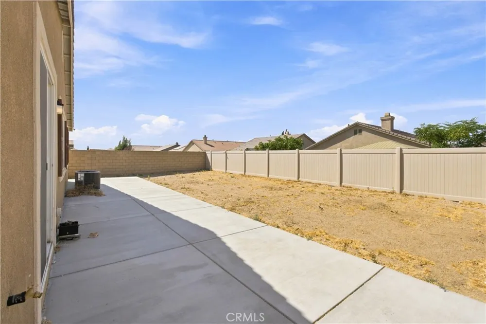 11824 Bobcat Hills Lane Victorville, CA 92392