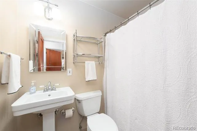 557 Rose Drive Colorado Springs, CO 80911