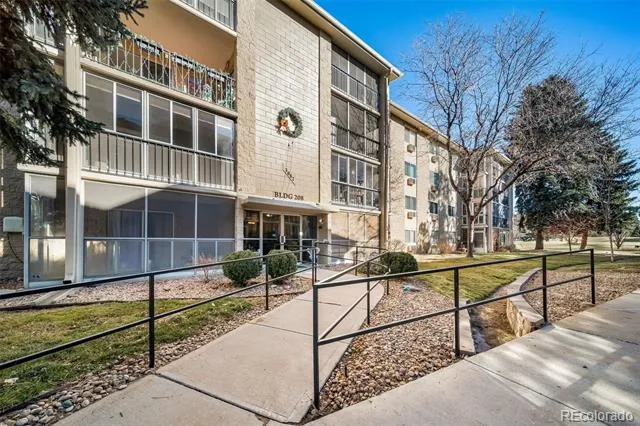 3082 S Wheeling Way #205 Aurora, CO 80014