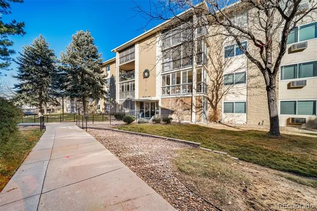 3082 S Wheeling Way #205 Aurora, CO 80014