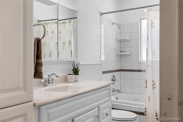 7752 Saulsbury Street Arvada, CO 80003