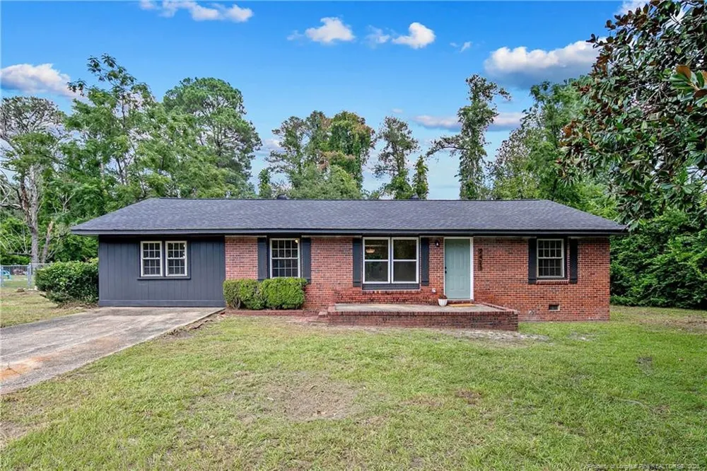2423 George Owen Road Fayetteville, NC 28306