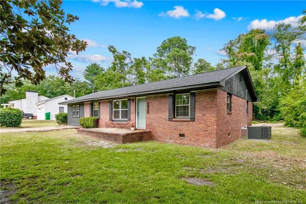 2423 George Owen Road Fayetteville, NC 28306