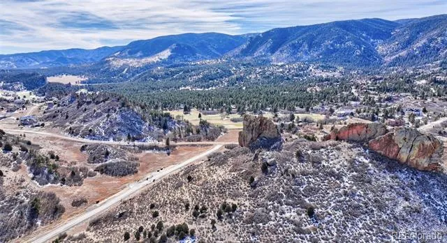 5855 Country Club Drive Larkspur, CO 80118
