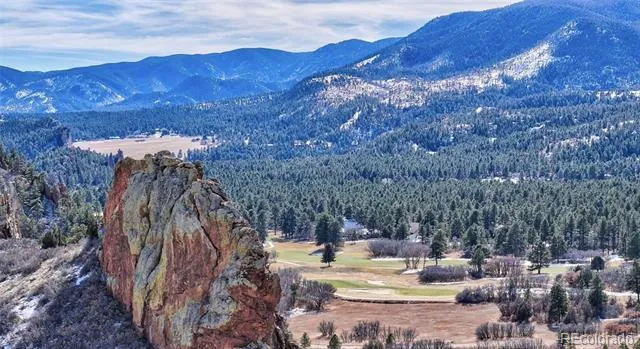 5855 Country Club Drive Larkspur, CO 80118