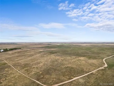 R8977762