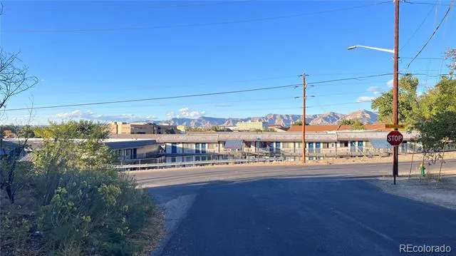 697 27 1/2 COURT Grand Junction, CO 81506