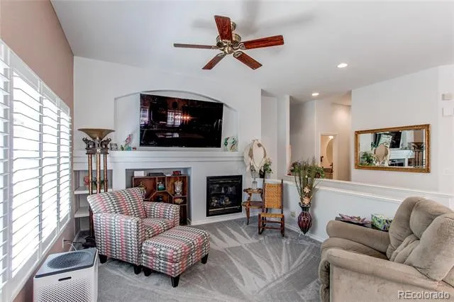 6084 W Utah Lane Denver, CO 80232