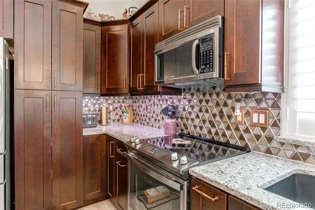 6084 W Utah Lane Denver, CO 80232