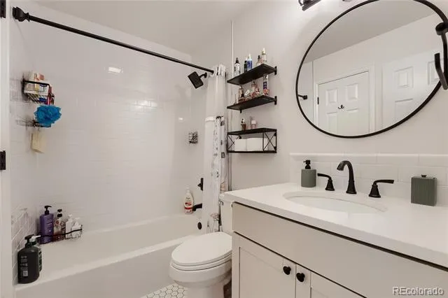 4094 S Carson Street #C Aurora, CO 80014