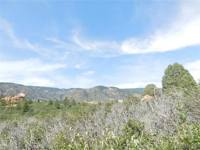 5967 Country Club Drive Larkspur, CO 80118