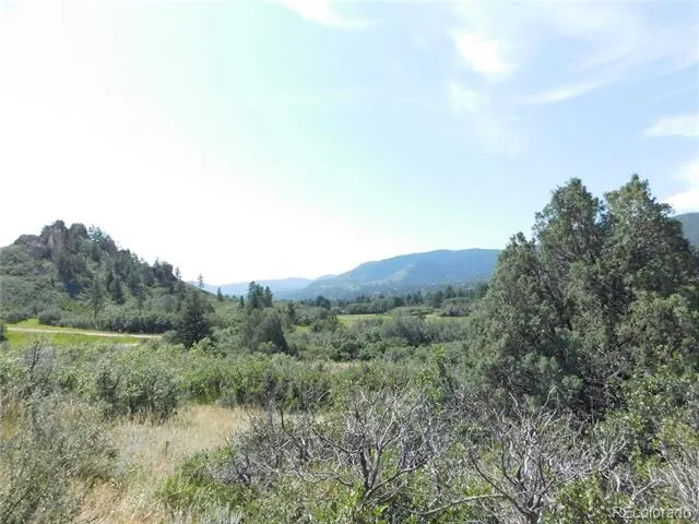 5967 Country Club Drive Larkspur, CO 80118
