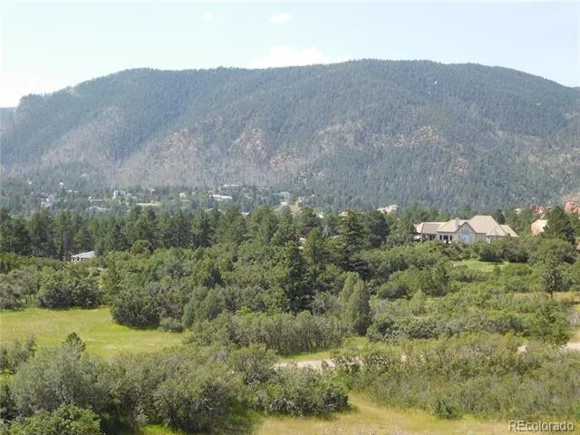 5967 Country Club Drive Larkspur, CO 80118