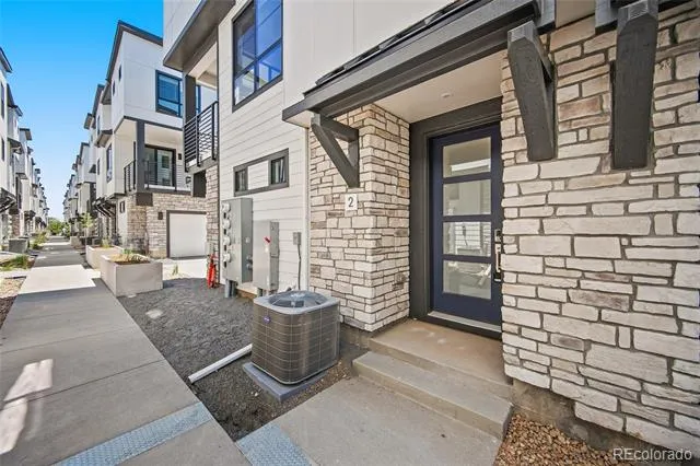 2062 S Holly Street #2 Denver, CO 80222