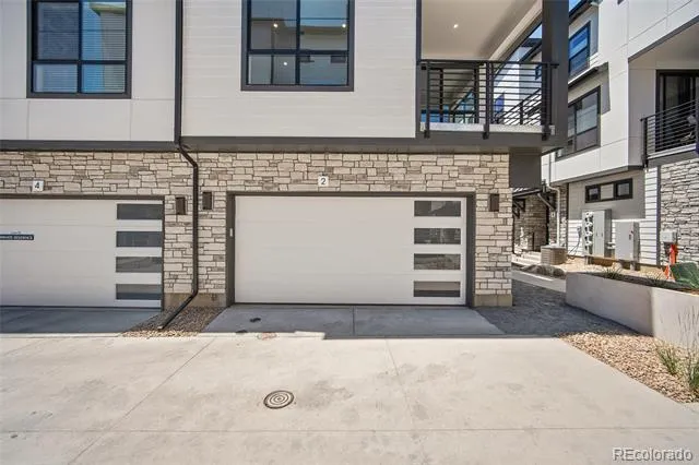 2062 S Holly Street #2 Denver, CO 80222