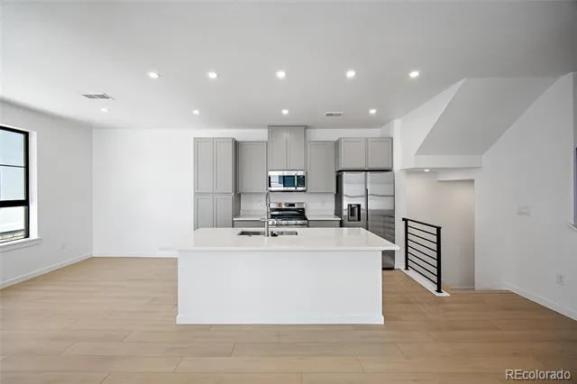 2062 S Holly Street #2 Denver, CO 80222