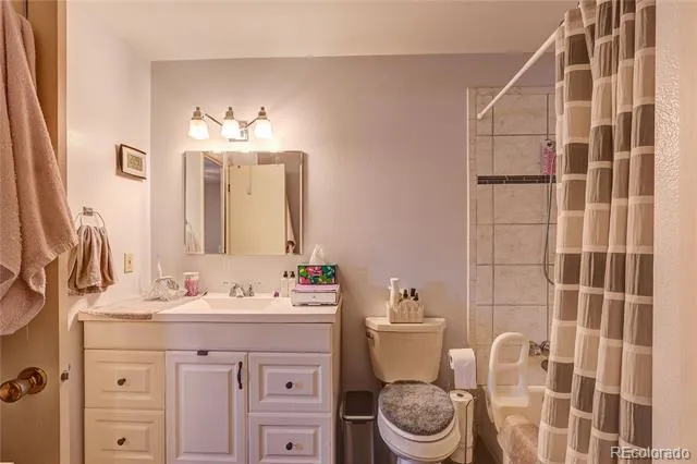 3935 S Boston Denver, CO 80237