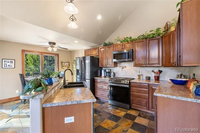 80 Feldspar Road Florissant, CO 80816