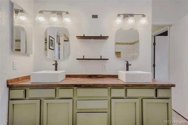 1909 S Kipling Street #A Lakewood, CO 80227
