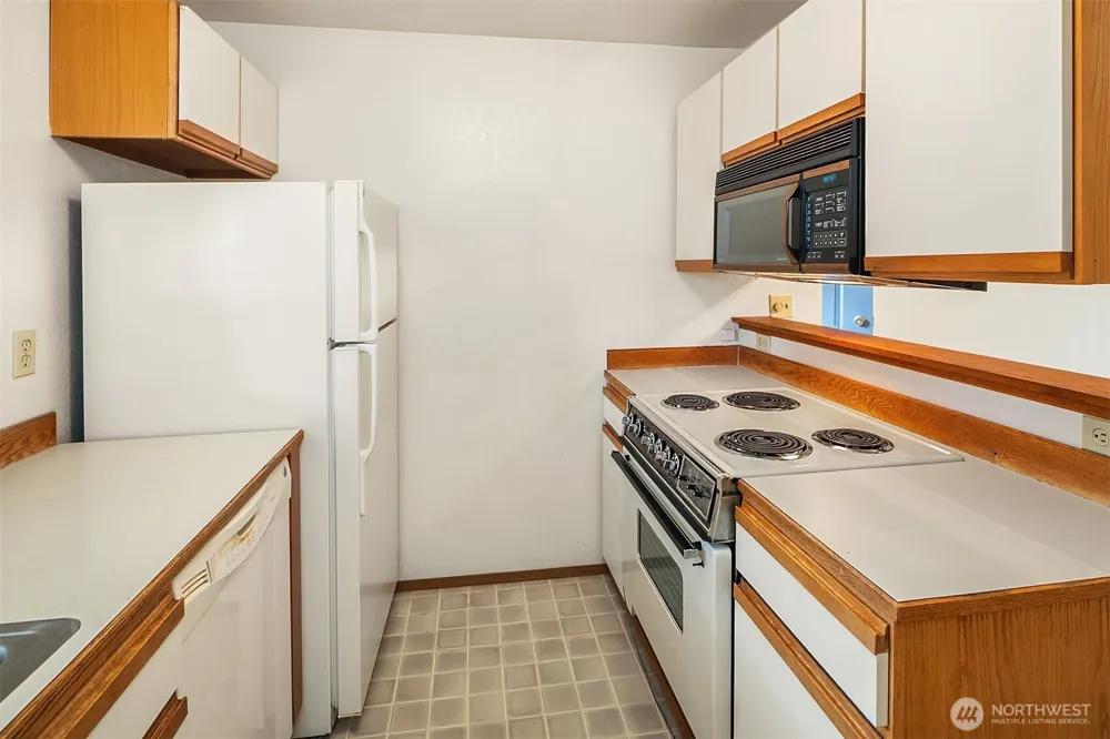 10838 E Riverside Drive #C102 Bothell, WA 98011