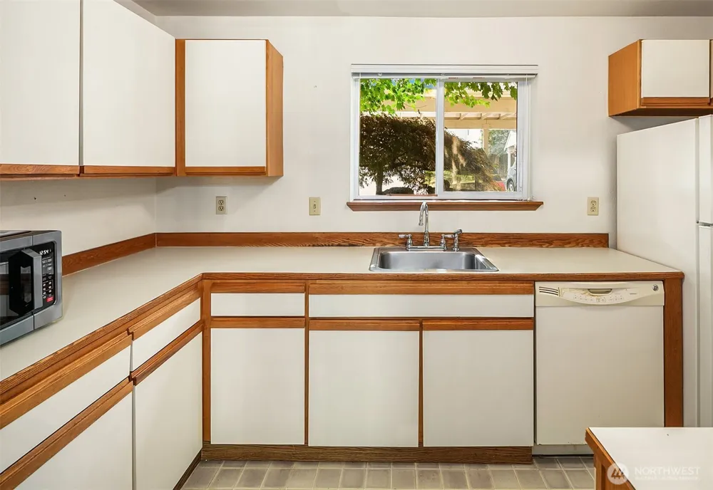 10838 E Riverside Drive #C102 Bothell, WA 98011